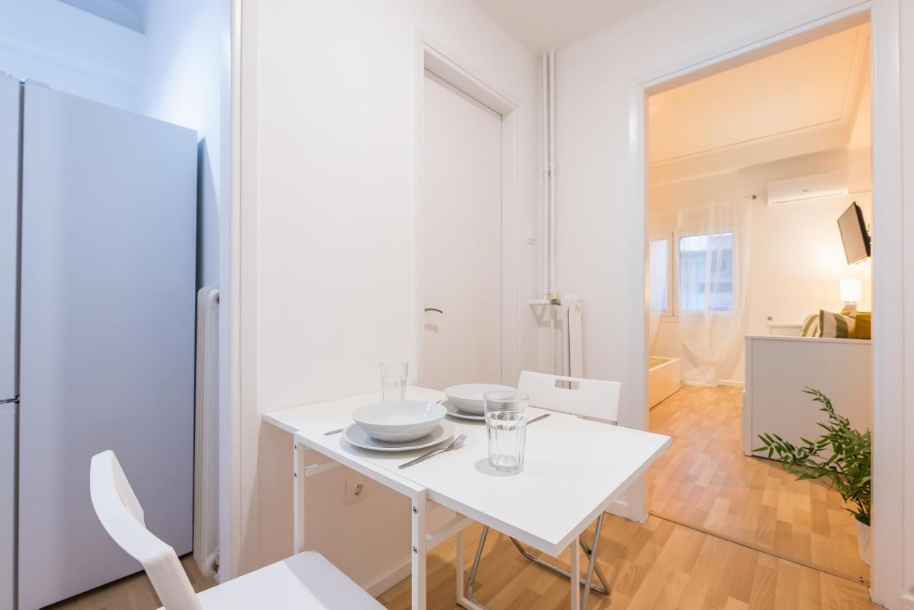 Apartment At Megaro Mousikis St Semi Basement 1Bed 2 Pers Athens Luaran gambar