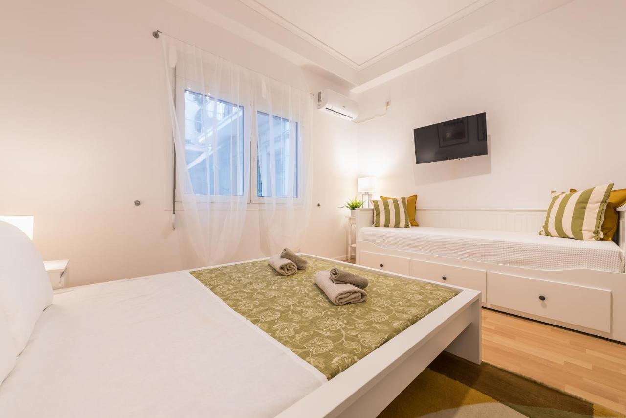 Apartment At Megaro Mousikis St Semi Basement 1Bed 2 Pers Athens Luaran gambar
