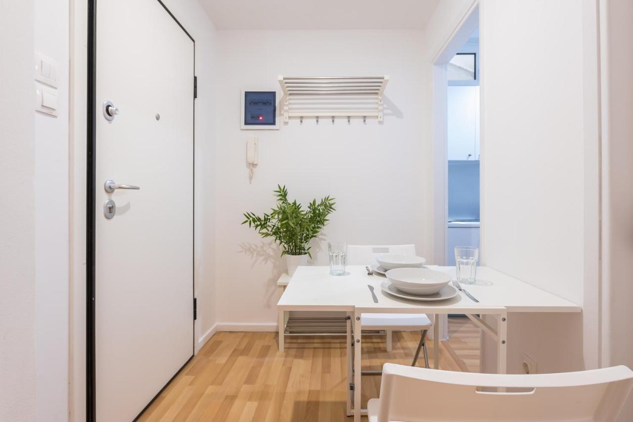 Apartment At Megaro Mousikis St Semi Basement 1Bed 2 Pers Athens Luaran gambar