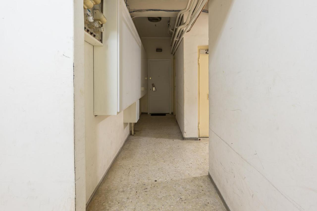 Apartment At Megaro Mousikis St Semi Basement 1Bed 2 Pers Athens Luaran gambar