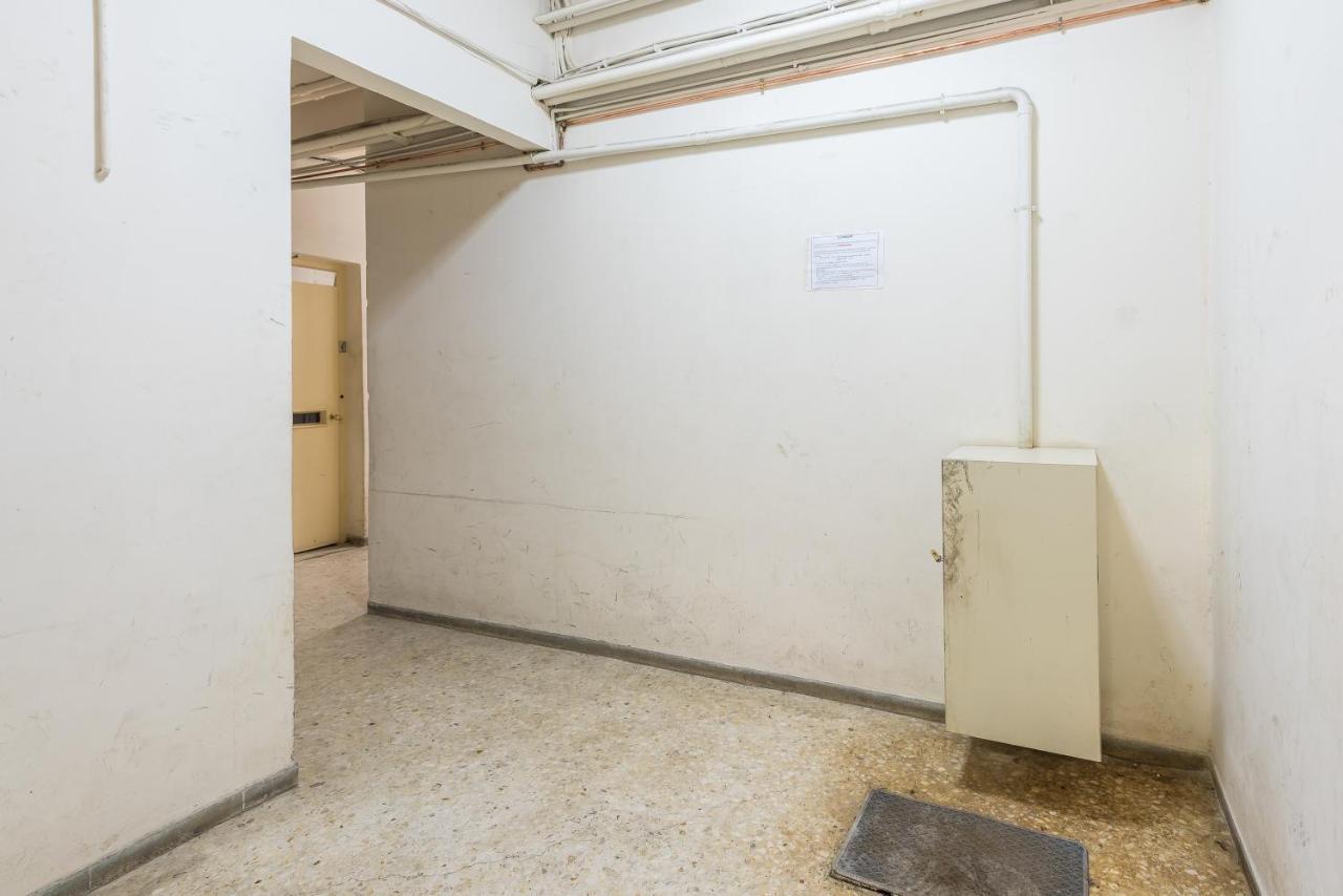 Apartment At Megaro Mousikis St Semi Basement 1Bed 2 Pers Athens Luaran gambar